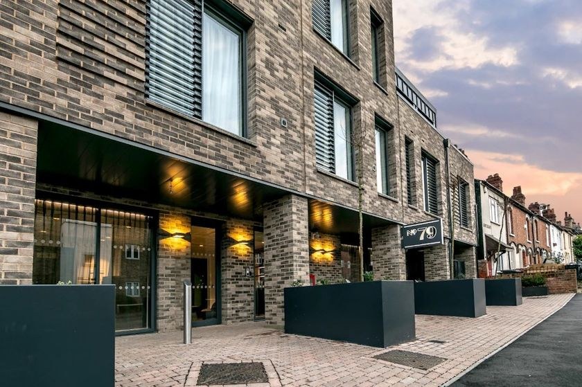 Brick facade of 79 Silver Street, Reading, from the street